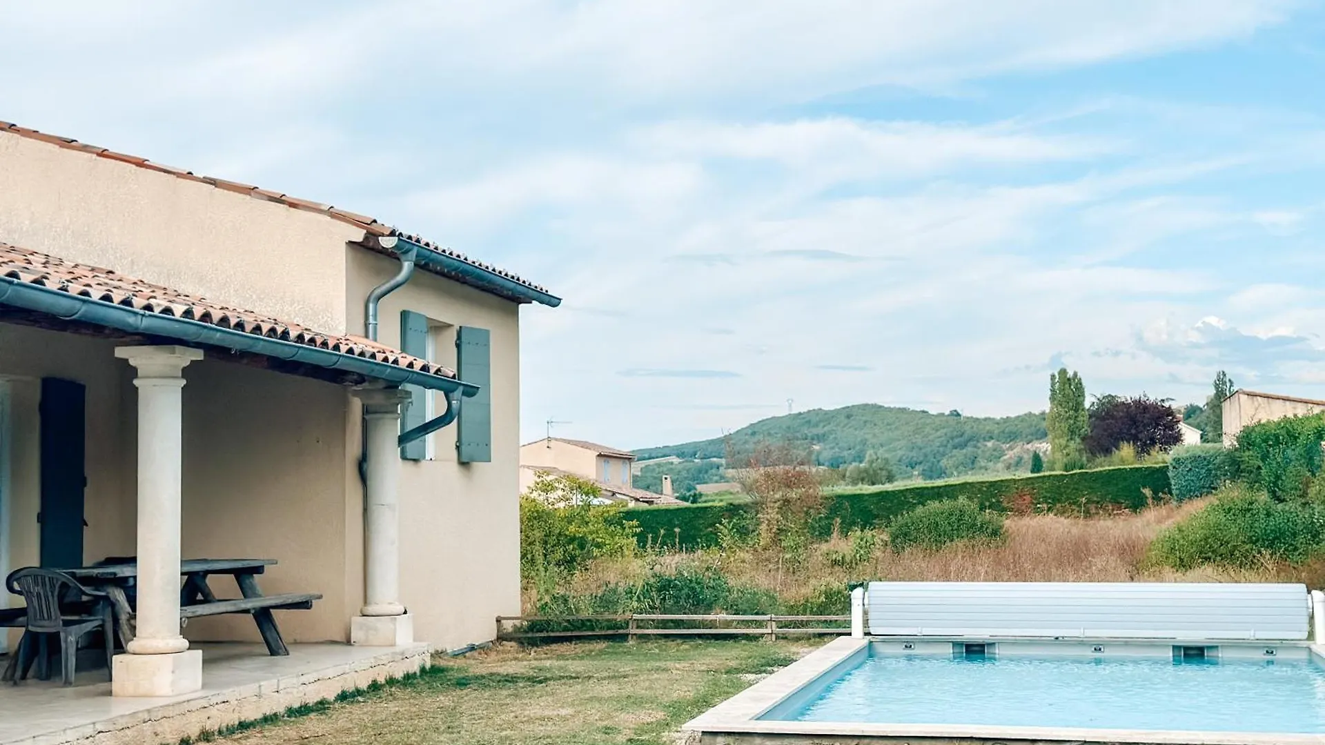 Villa Avec Piscine Privee. Dauphin Holiday home