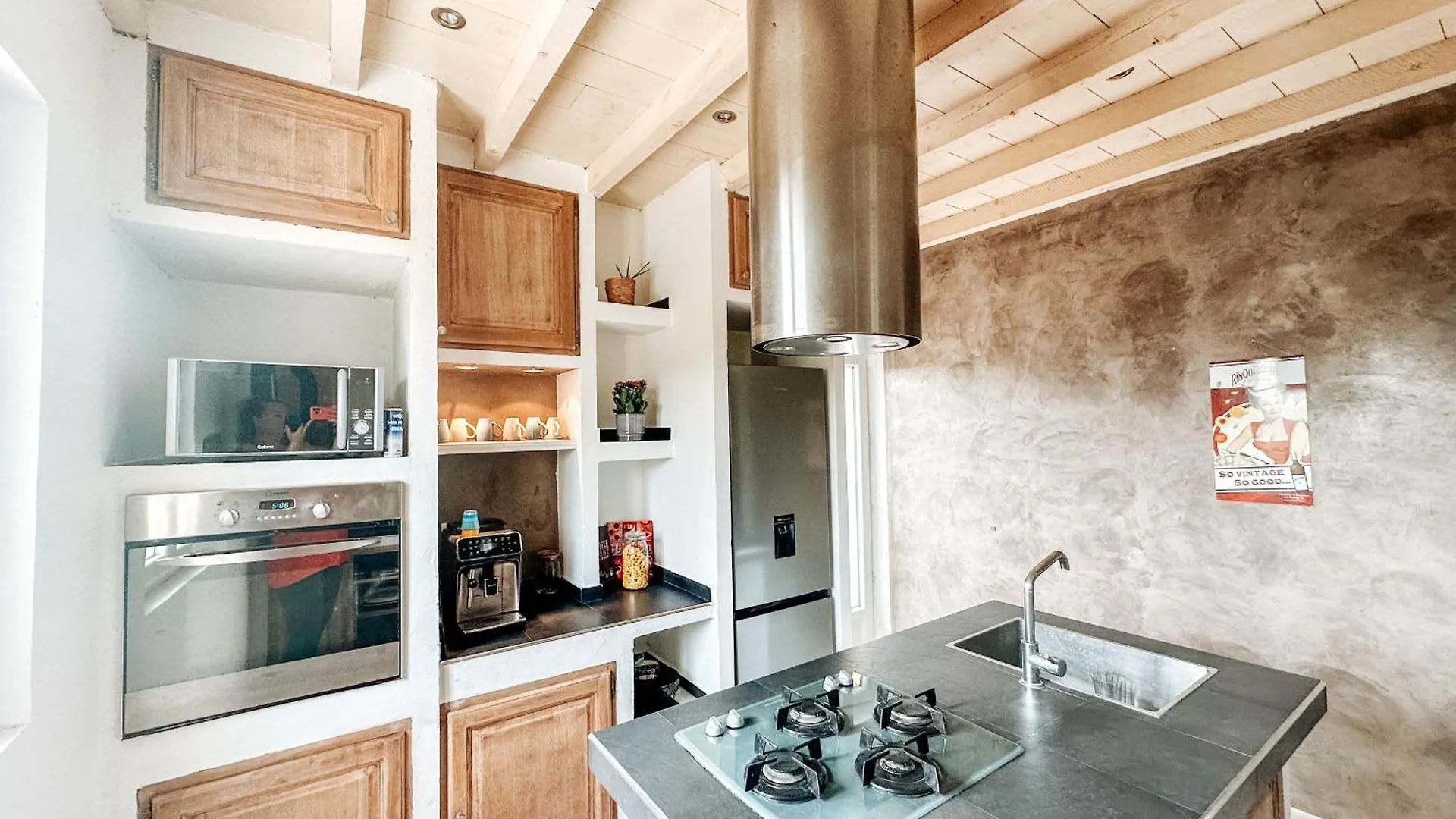 Villa Avec Piscine Privee. Dauphin Holiday home