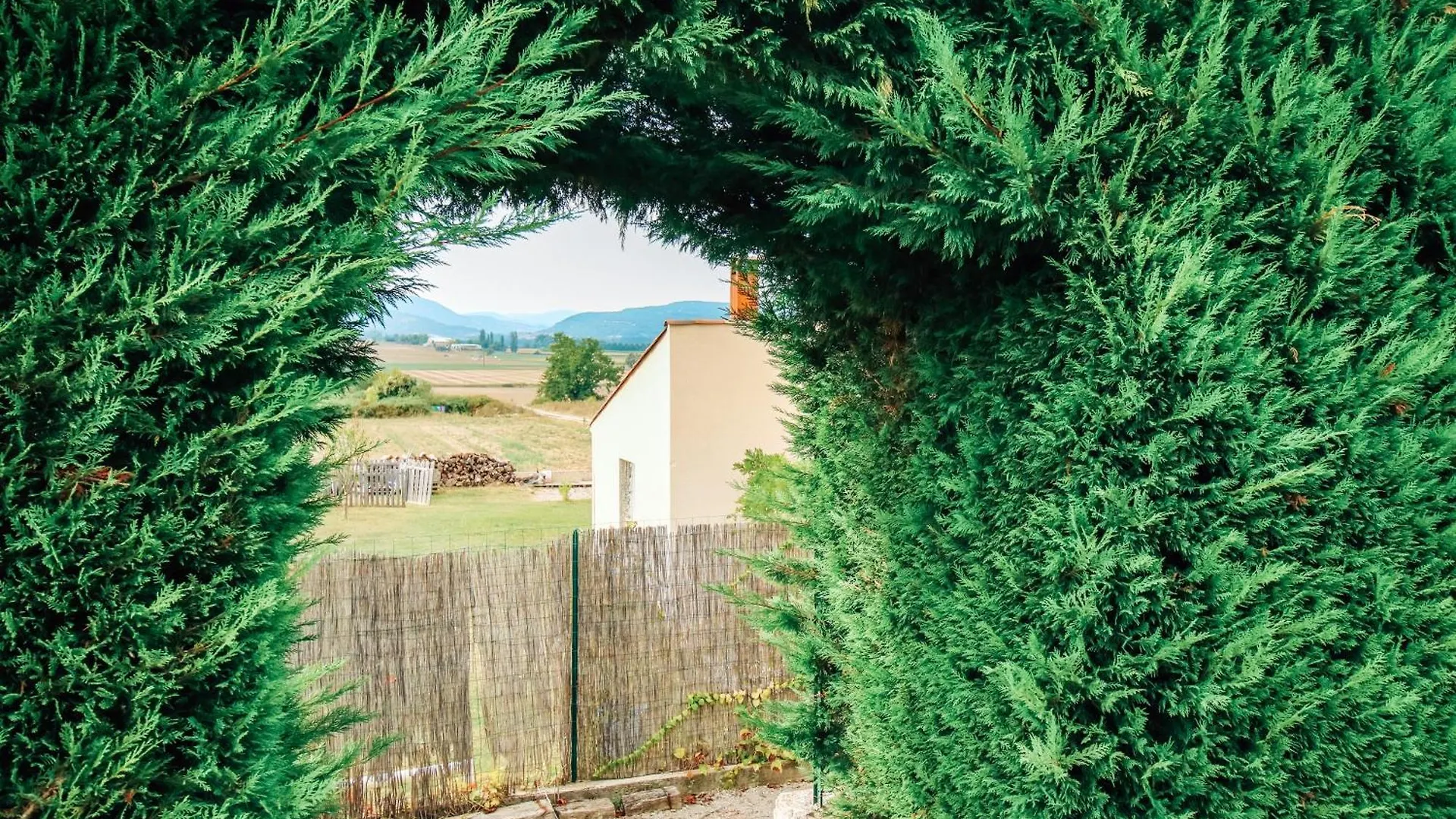 Villa Avec Piscine Privee. Dauphin France